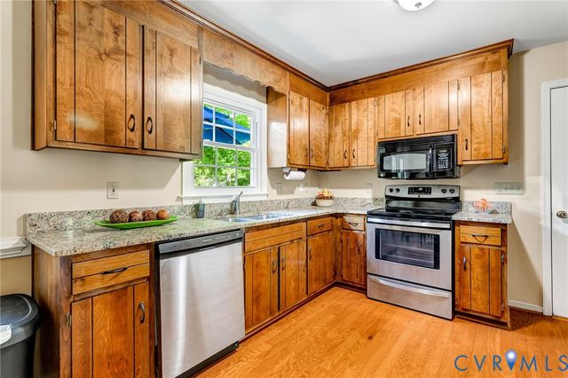 9188 Bracey Mill Pl, Mechanicsville, VA 23116