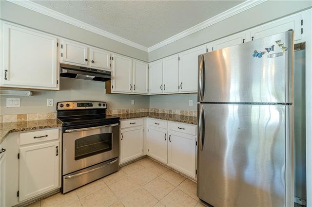 1578 Fair Oaks Lane, Snellville, GA 30078