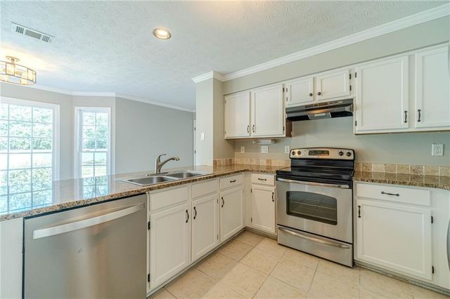 1578 Fair Oaks Lane, Snellville, GA 30078