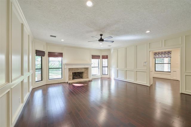 6 Glen Canyon Place, The Woodlands, TX 77381