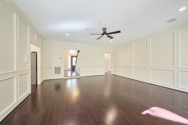 6 Glen Canyon Place, The Woodlands, TX 77381