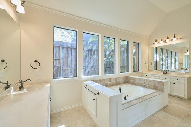 6 Glen Canyon Place, The Woodlands, TX 77381