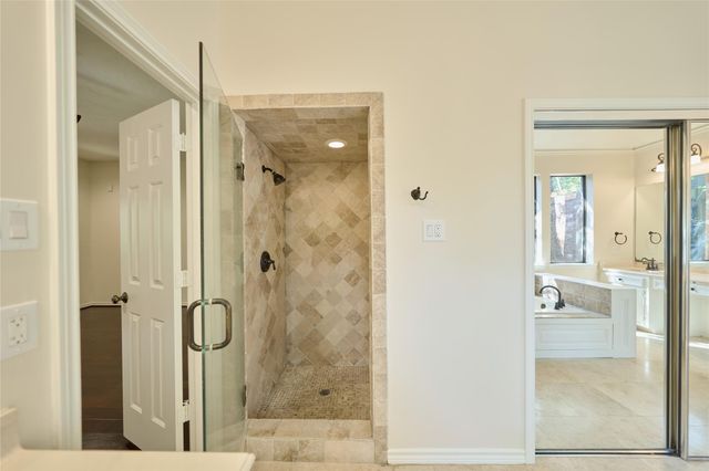 6 Glen Canyon Place, The Woodlands, TX 77381