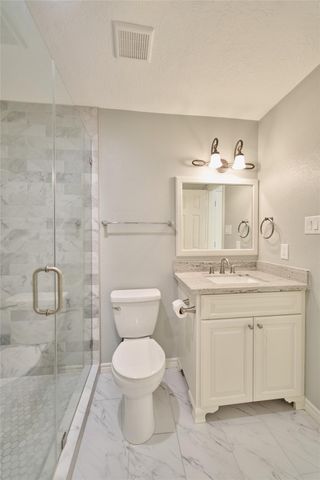 6 Glen Canyon Place, The Woodlands, TX 77381