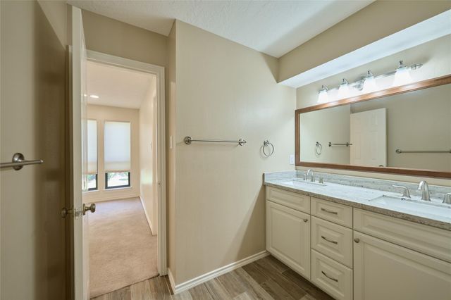 6 Glen Canyon Place, The Woodlands, TX 77381