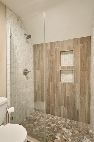 6 Glen Canyon Place, The Woodlands, TX 77381