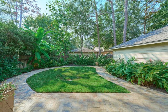 6 Glen Canyon Place, The Woodlands, TX 77381