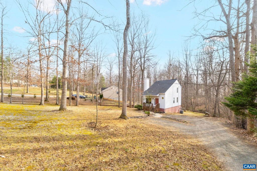 473 LARKSPUR RD, Ruckersville, VA 22968