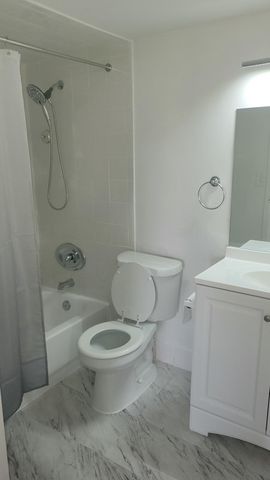 17021 N Bay Road 608, Sunny Isles Beach, FL 33160