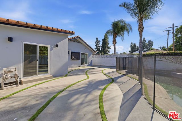 14755 Valleyheart Drive, Sherman Oaks, CA 91403