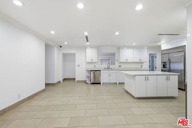 14755 Valleyheart Drive, Sherman Oaks, CA 91403