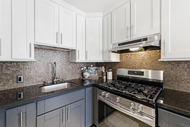 101 Blossom Circle 2C, San Mateo, CA 94403