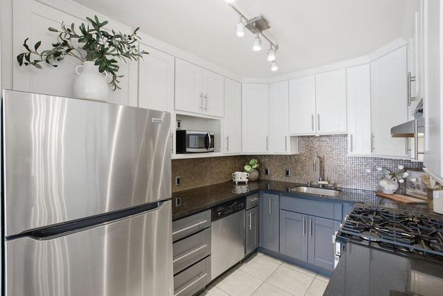 101 Blossom Circle 2C, San Mateo, CA 94403