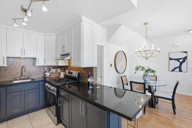 101 Blossom Circle 2C, San Mateo, CA 94403