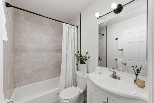 101 Blossom Circle 2C, San Mateo, CA 94403