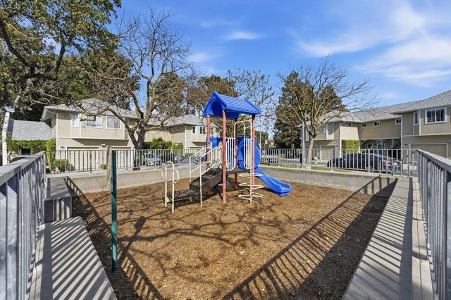 101 Blossom Circle 2C, San Mateo, CA 94403