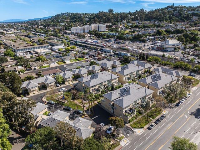 101 Blossom Circle 2C, San Mateo, CA 94403