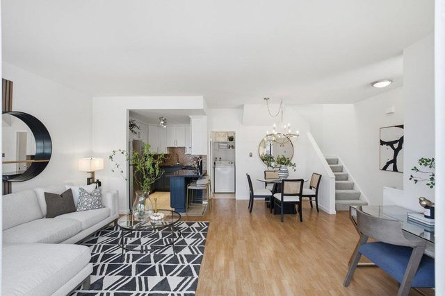 101 Blossom Circle 2C, San Mateo, CA 94403