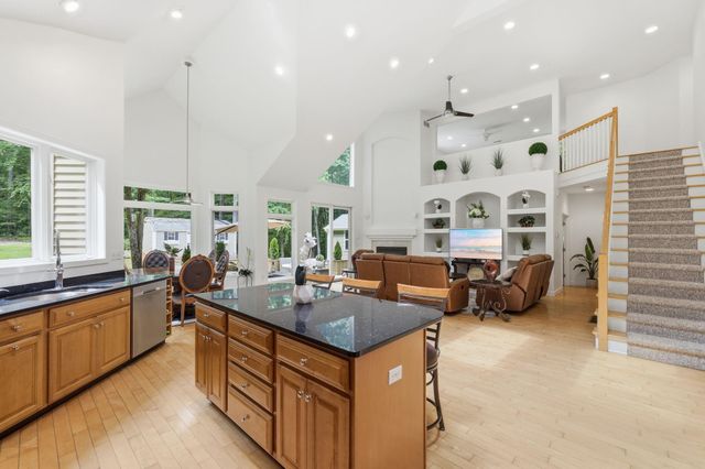 15 Merrill Road, Merrimack, NH 03054