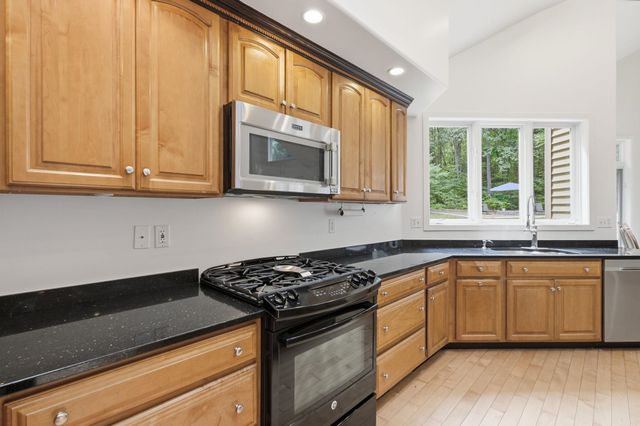 15 Merrill Road, Merrimack, NH 03054