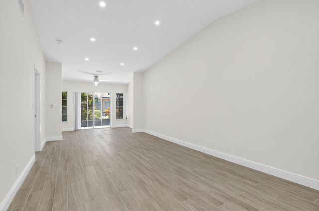 8583 Overset Lane C, Boca Raton, FL 33496