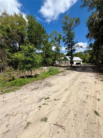 1909 S FARM ROAD, Deland, FL 32720