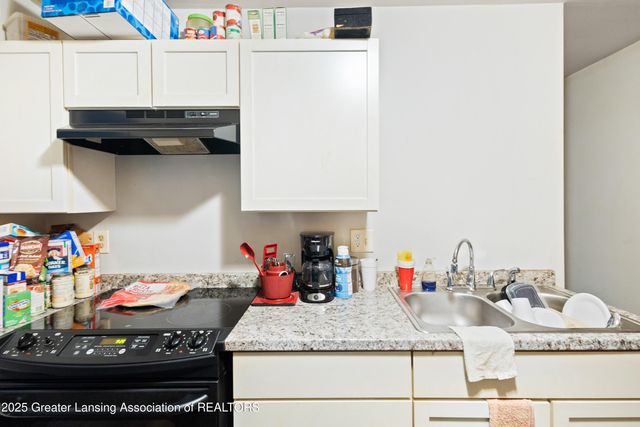 1348 N Jenison Avenue, Lansing, MI 48915