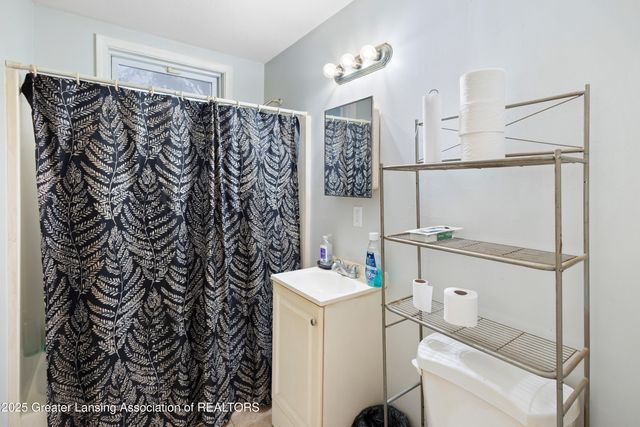 1348 N Jenison Avenue, Lansing, MI 48915