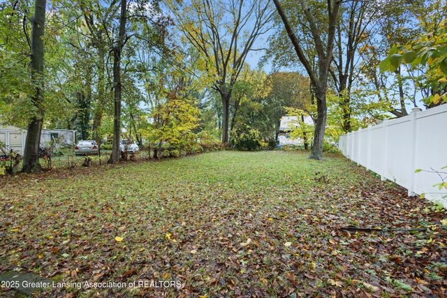 1348 N Jenison Avenue, Lansing, MI 48915