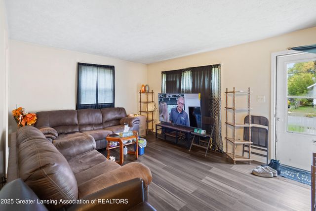 1348 N Jenison Avenue, Lansing, MI 48915