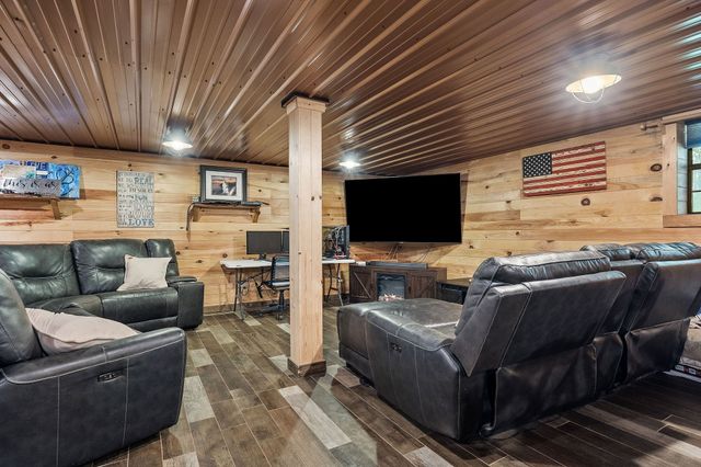 137 Allens Way, Crossville, TN 38572