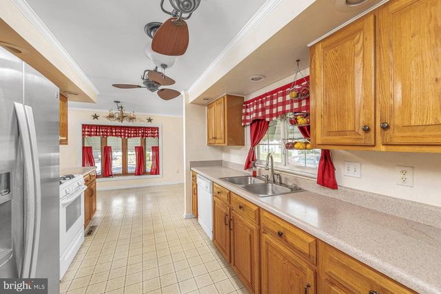 580 EDGEMONT DR, Williamstown, NJ 08094