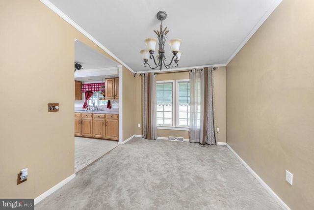 580 EDGEMONT DR, Williamstown, NJ 08094