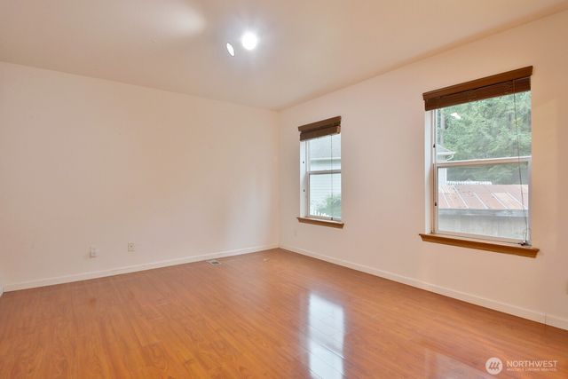 4369 Shadowood Drive, Clinton, WA 98236