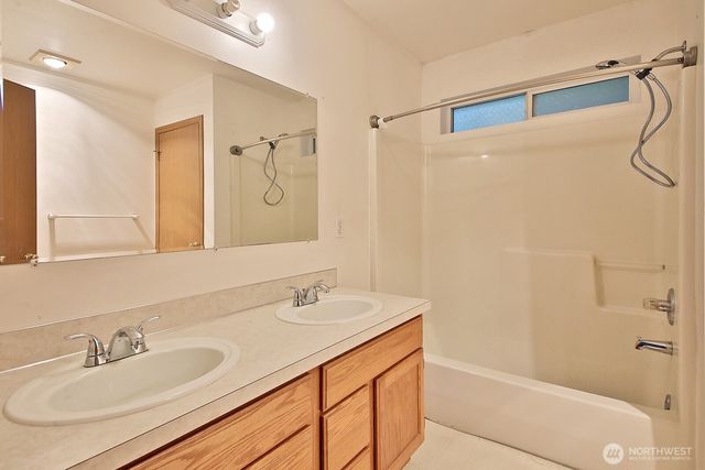 4369 Shadowood Drive, Clinton, WA 98236