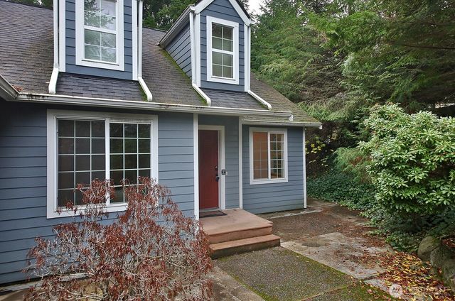 4369 Shadowood Drive, Clinton, WA 98236