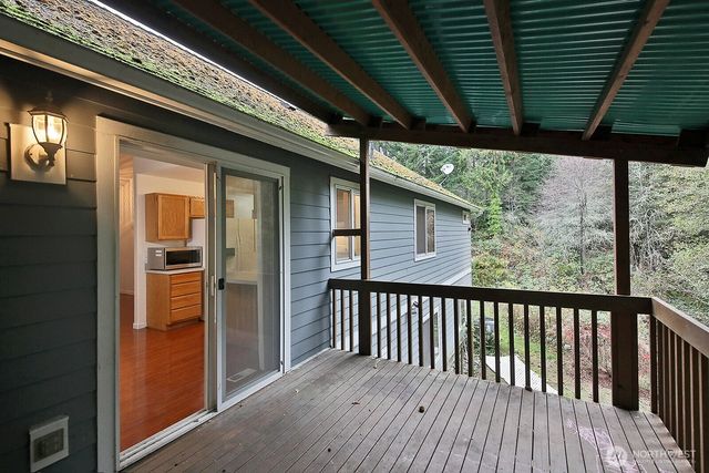 4369 Shadowood Drive, Clinton, WA 98236