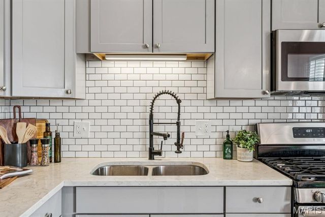 2354 Louisiana Avenue, St Louis, MO 63104