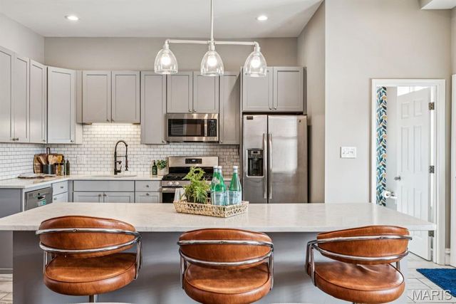 2354 Louisiana Avenue, St Louis, MO 63104