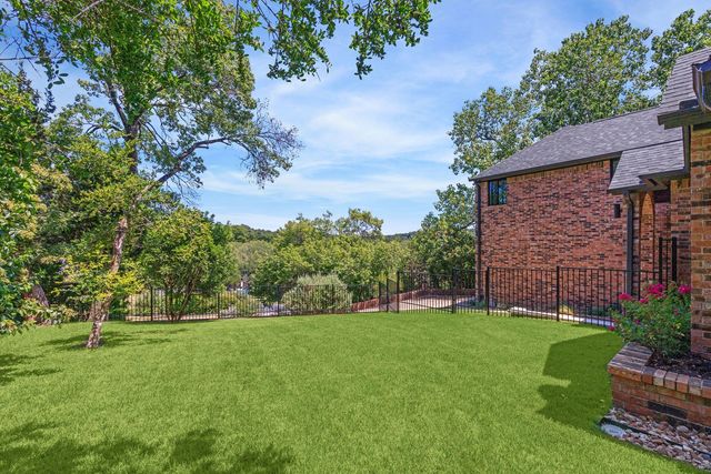 3911 Dry Creek DR, Austin, TX 78731
