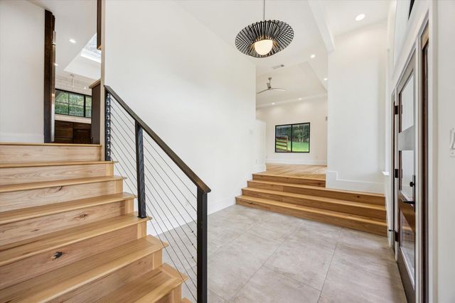 3911 Dry Creek DR, Austin, TX 78731