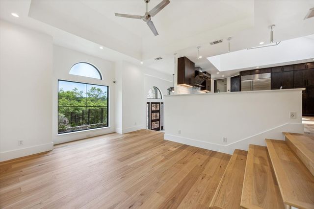 3911 Dry Creek DR, Austin, TX 78731