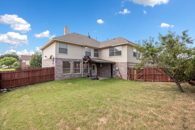 3926 Rolling Oaks Drive, Carrollton, TX 75007