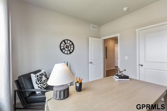 17101 Cook Street, Bennington, NE 68007