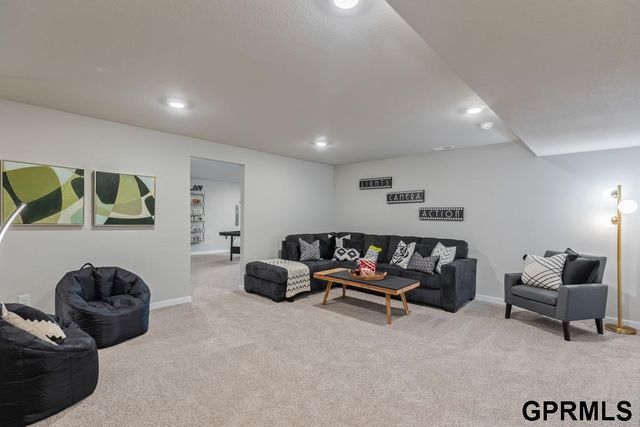 17101 Cook Street, Bennington, NE 68007