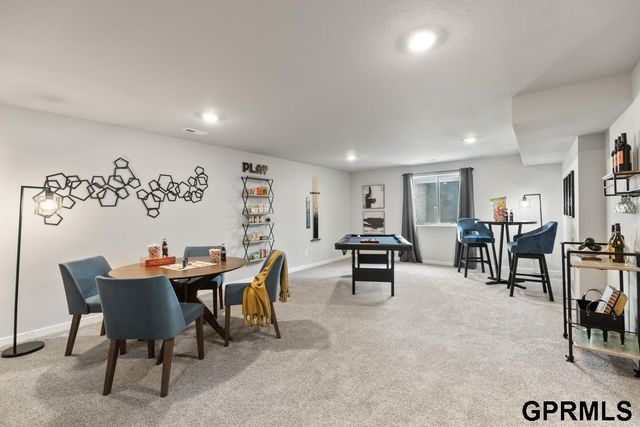 17101 Cook Street, Bennington, NE 68007