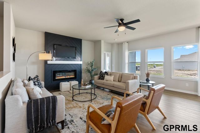 17101 Cook Street, Bennington, NE 68007