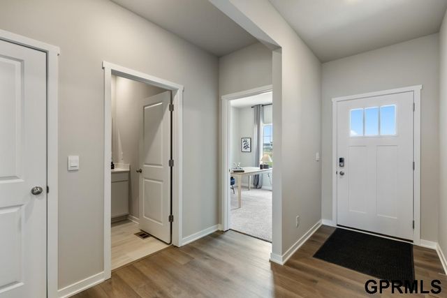 17101 Cook Street, Bennington, NE 68007
