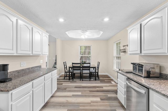 645 E Livingston Street, Springfield, MO 65803