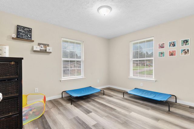 645 E Livingston Street, Springfield, MO 65803